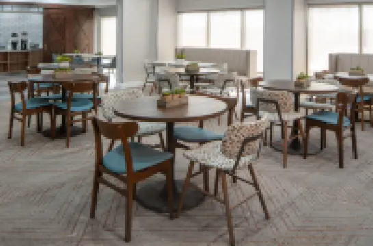 亞歷山卓福朋喜來登酒店