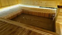 Sokcho Floating Whale Seorak Dojeok Waterfall Stay - spa