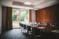 Utopia Hotel - Art & Nature Hotel Hotels in Jurbise