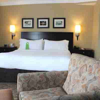 The Volare, Ascend Hotel Collection Rooms