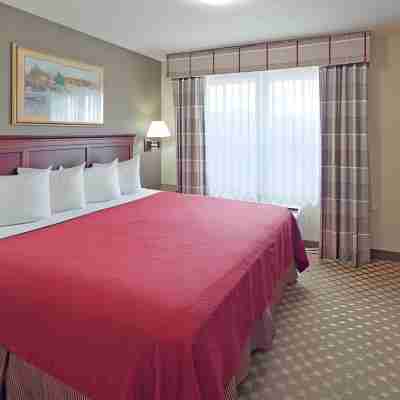 Independents Elyria Inn & Suites Rooms