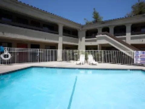 千橡尊貴旅館 紐伯裡公園住宿飯店