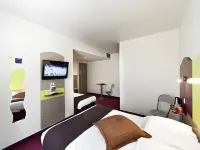 Logis Hotel Noemys Pont de l'Etoile Hotels in Aubagne