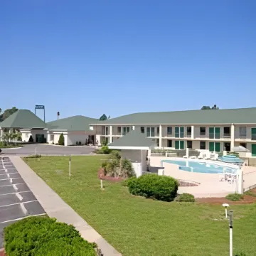 Super 8 by Wyndham Dunn