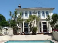 The Devon Court - Rooftop Pools