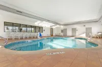 Comfort Inn Near Six Flags St Louis - parking