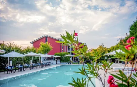 Red's Redaelli Hotel Отели в г. Монтевеккья