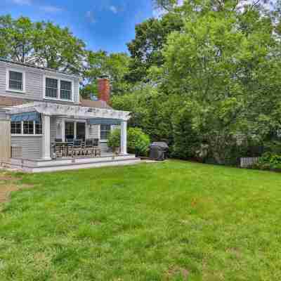 Charming Cottage w/ Deck - Walk to Skaket Beach! Hotel Exterior