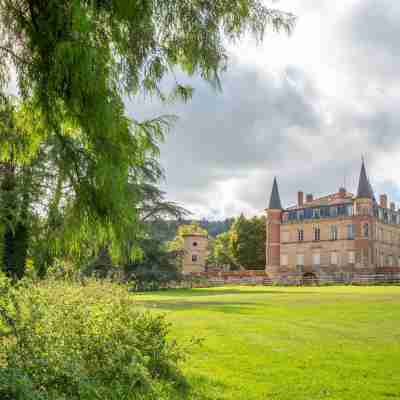 Domaine et Château de Valinches - Hôtel & Restaurant Hotel Exterior