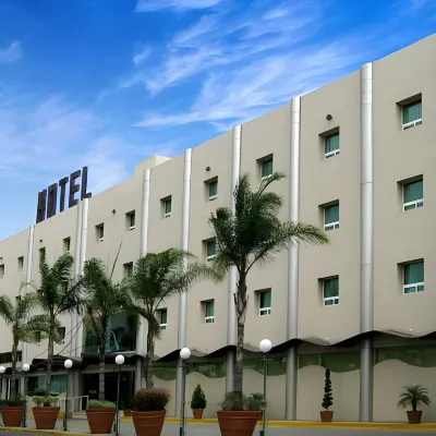 Plaza Poblana Hotels near Acrópolis Puebla