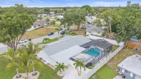 Palm Paradise 3 Bedroom Home by RedAwning Hotel berhampiran Bluegrass jam at Bee Ridge Park