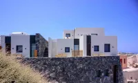 Ryolithos Suites - Mountain view