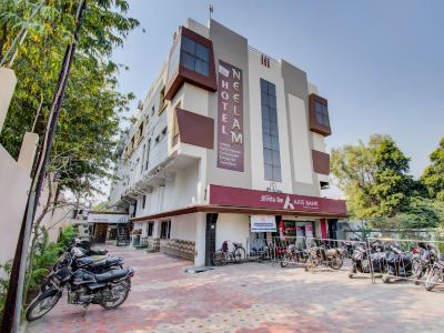 OYO 24838 Hotel Neelam