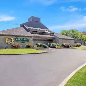 Quality Inn Cleveland Airport