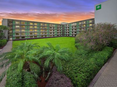 Wyndham Garden Lake Buena Vista Disney Springs® Resort Area