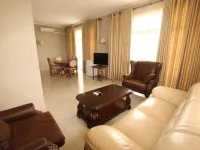 Regency Hotel Fairmile فنادق في غويرو