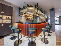Radisson RED Berlin Kudamm Отели рядом с достопримечательностью «Торговый центр Bikini Berlin»