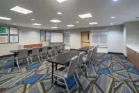 Holiday Inn Express & Suites TALLADEGA by IHG Hotels in Talladega