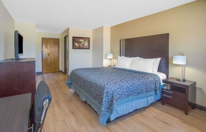 Days Inn by Wyndham le Roy/Bloomington Southeast