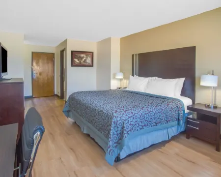 Days Inn by Wyndham le Roy/Bloomington Southeast Hotels in McLean County