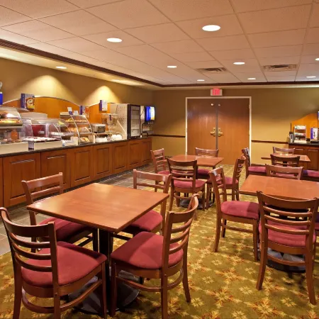 Holiday Inn Express HOCKING HILLS-LOGAN by IHG