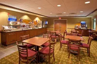 Holiday Inn Express HOCKING HILLS-LOGAN by IHG - breakfast