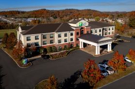 Holiday Inn Express & Suites FAIRMONT by IHG