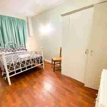 Mjs on the Savannah- Spacious 2-Bed Directly Across from the Savannah Rooms