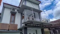 Omah Leren Mitra RedDoorz Near Gembiraloka Zoo Yogyakarta Hotels in Tahunan