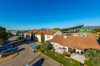 Noemys Valence Nord - Hotel Restaurant - Parkplatz