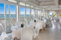 The Crane Resort - breakfast