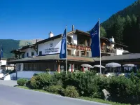 Hotel Waldhuus