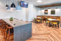 Fairfield Inn & Suites Ottawa Airport - breakfast