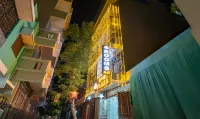 Treebo Royal Plaza,700 MTS from Promenade Beach Hotels in 