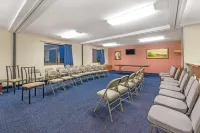 Super 8 by Wyndham Perham Hotels in Ottertail