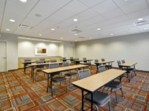 ホーム2 スイーツ バイ ヒルトン オペライカ オーバーン オペライカのホテル