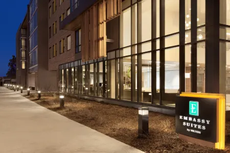 Embassy Suites by Hilton Boulder Отели в г. Боулдер