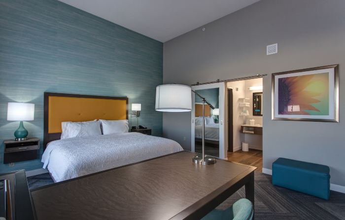 Hampton Inn & Suites Wichita/Airport