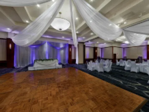 DoubleTree by Hilton Minneapolis-Park Place Hotels in Minneapolis