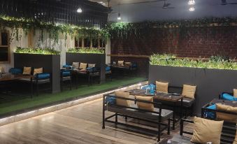 Hotel Mari Aai Residency