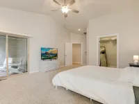Spacious 1 Level Sisters Home - Walk to Downtown Hotels in Sisters