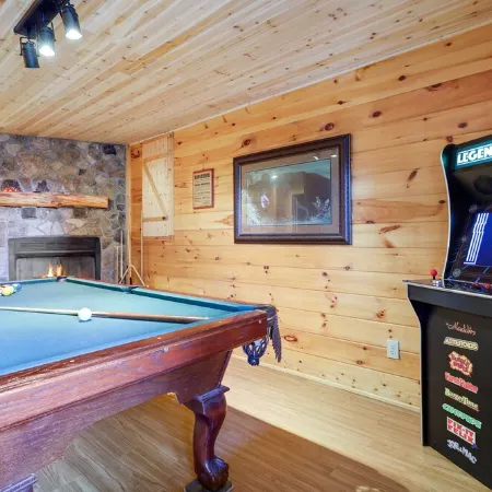 Mountain views~Near the River~Playground~Pet Friendly!