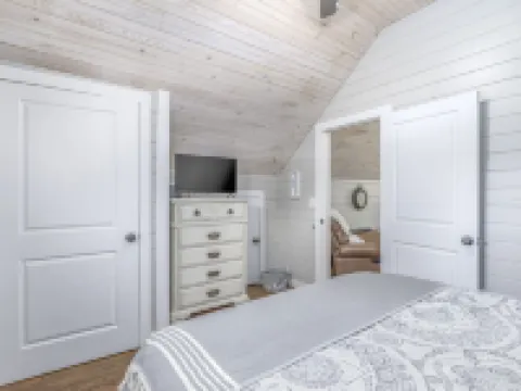 Loft at the Country Store! Unique Southern Stay! 1bed, 1bath Hotels in Grainger County