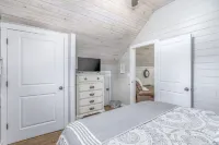 Loft at the Country Store! Unique Southern Stay! 1bed, 1bath