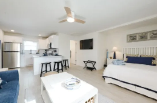 The Coziest Studio by the Sea!