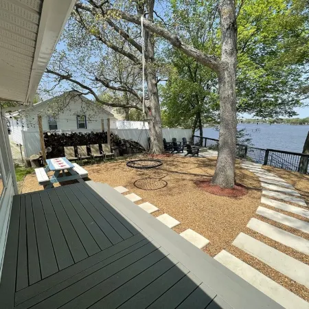 Lake front house with beautiful views and walking distance to Indiana Beach.