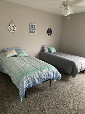 Townhome close to beach (sleeps 11)