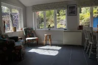 Charming,  cosy cottage. Family and dog friendly.