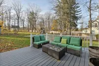 4BR Home w/ Yard & BBQ, 5 min walk to downtown Lee