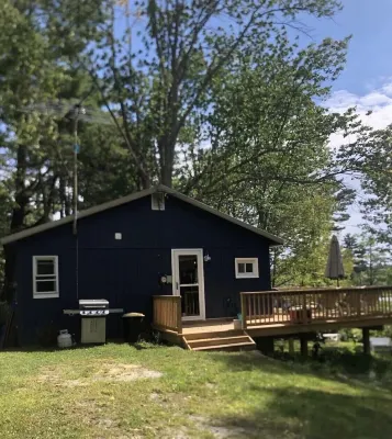 Cozy Vermont Lake Lodge with Kayaks Fishing & Campfire Fun